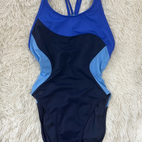 Sale ! Athleta Freestyle Blue Colorblock One Piece Swimsuit
NWOT - size 34/ 6 - Picture 3 of 6